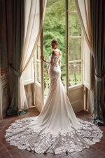 Luxury Wedding Dress - Embroidered Lace Mermaid Style with ¾-length Semi-raglan Sleeves - Lussana - LIDA-01369.00.17
